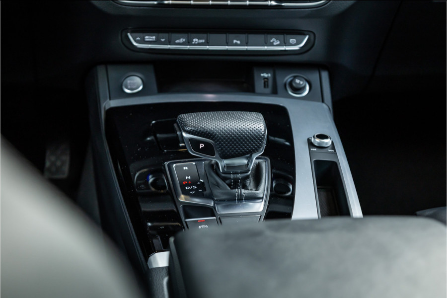 Audi Q5 50 TFSI e S edition - S Line | Panorama | RS Seats | Trekhaak