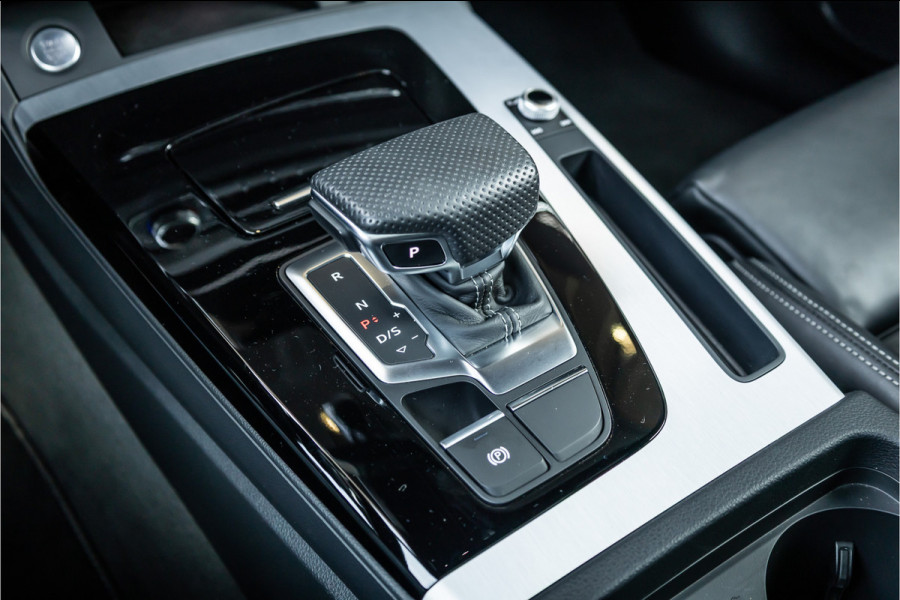 Audi Q5 50 TFSI e S edition - S Line | Panorama | RS Seats | Trekhaak