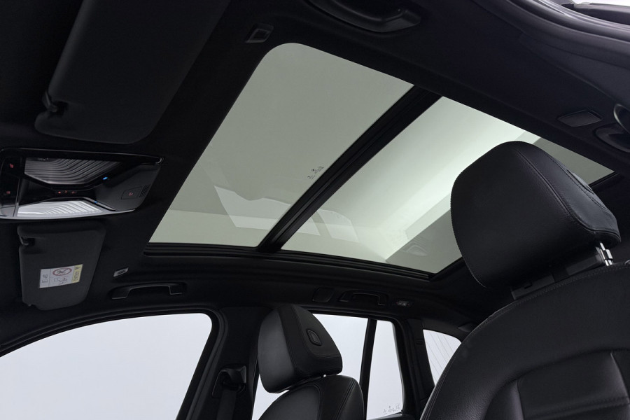 BMW iX3 High Executive 80 kWh M-pakket (1e eigenaar, NL-auto, Dealer OnderH, Trekhaak, Panoramadak, Camera, Leder, StoelV, Etc)