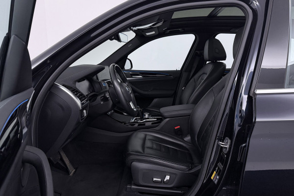 BMW iX3 High Executive 80 kWh M-pakket (1e eigenaar, NL-auto, Dealer OnderH, Trekhaak, Panoramadak, Camera, Leder, StoelV, Etc)
