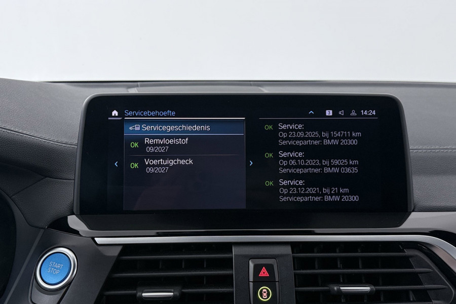 BMW iX3 High Executive 80 kWh M-pakket (1e eigenaar, NL-auto, Dealer OnderH, Trekhaak, Panoramadak, Camera, Leder, StoelV, Etc)