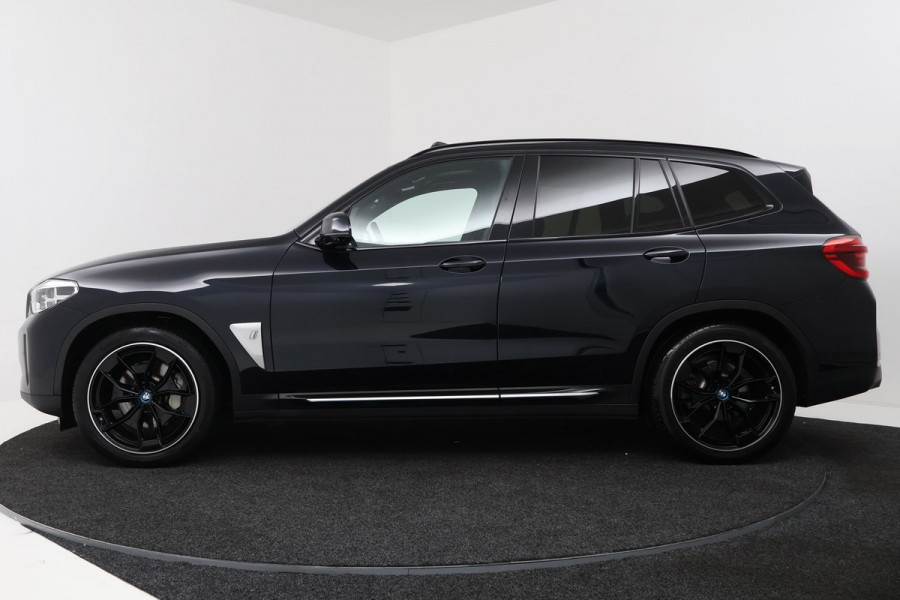BMW iX3 High Executive 80 kWh M-pakket (1e eigenaar, NL-auto, Dealer OnderH, Panoramadak, Navi Pro, Leder, StoelV, Etc)