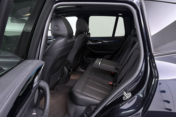 BMW iX3 High Executive 80 kWh M-pakket (1e eigenaar, NL-auto, Dealer OnderH, Panoramadak, Navi Pro, Leder, StoelV, Etc)