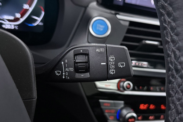 BMW iX3 High Executive 80 kWh M-pakket (1e eigenaar, NL-auto, Dealer OnderH, Panoramadak, Navi Pro, Leder, StoelV, Etc)