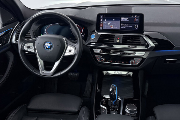 BMW iX3 High Executive 80 kWh M-pakket (1e eigenaar, NL-auto, Dealer OnderH, Panoramadak, Navi Pro, Leder, StoelV, Etc)