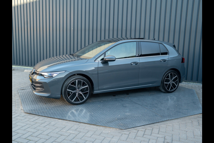 Volkswagen Golf 1.5 eTSI 50 Edition | Panodak | Stoelgeheugen | Head Up | IQ Light | Prijs Rijklaar!!