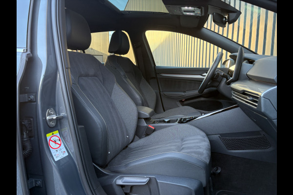 Volkswagen Golf 1.5 eTSI 50 Edition | Panodak | Stoelgeheugen | Head Up | IQ Light | Prijs Rijklaar!!