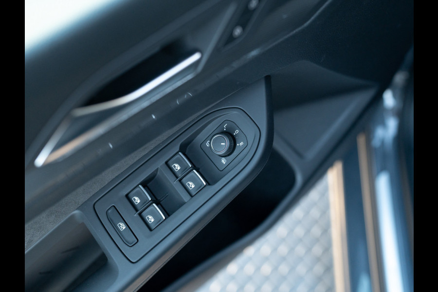 Volkswagen Golf 1.5 eTSI 50 Edition | Panodak | Stoelgeheugen | Head Up | IQ Light | Prijs Rijklaar!!