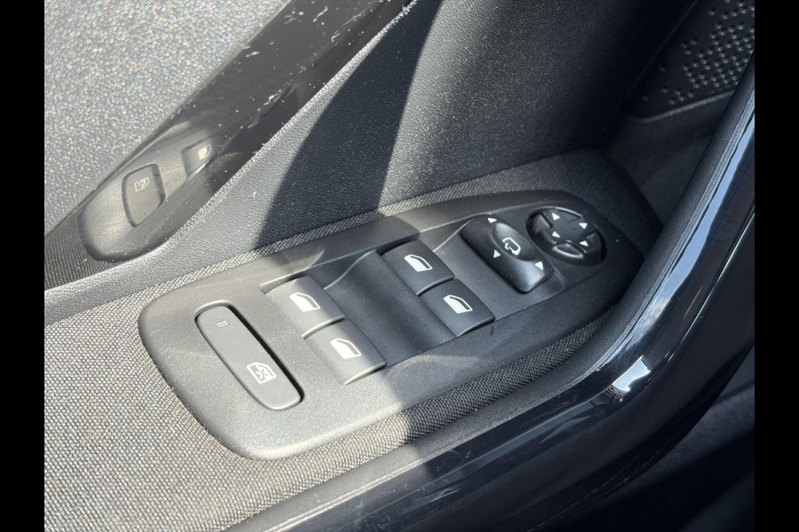 Peugeot 208 1.2 PureTech Blue Lease Executive Trekhaak,Navi,Cima,Cruise,Pdc,Net beurt gehad,Lm velgen,5 Deurs,D-riem vv in 2024,N.A.P,Apk tot 06-2027
