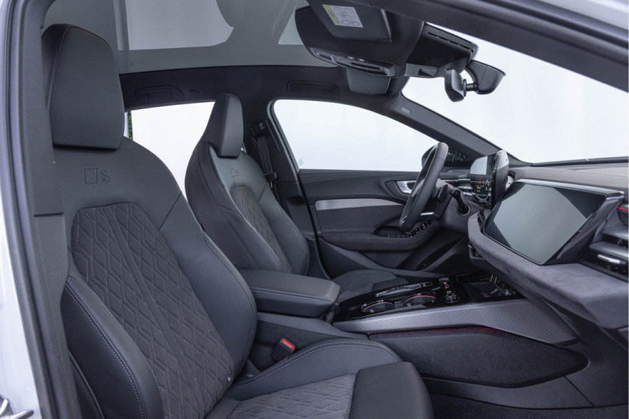 Audi A5 Avant 2.0 e-hybrid Quattro 299pk S-line Pano ACC S-stoelen Ambiente 360° Camera