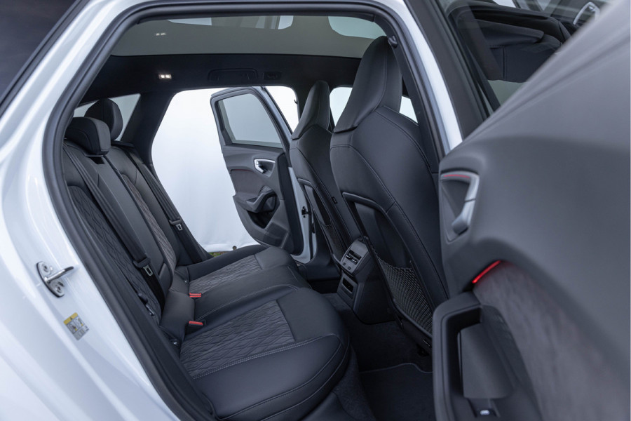 Audi A5 Avant 2.0 e-hybrid Quattro 299pk S-line Pano ACC S-stoelen Ambiente 360° Camera