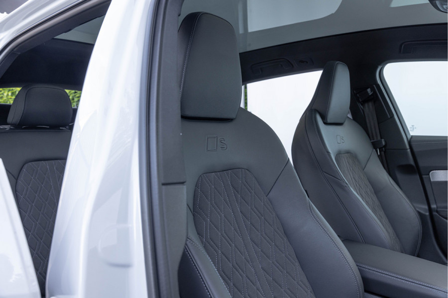Audi A5 Avant 2.0 e-hybrid Quattro 299pk S-line Pano ACC S-stoelen Ambiente 360° Camera