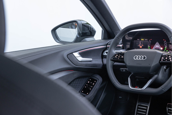Audi A5 Avant 2.0 e-hybrid Quattro 299pk S-line Pano ACC S-stoelen Ambiente 360° Camera