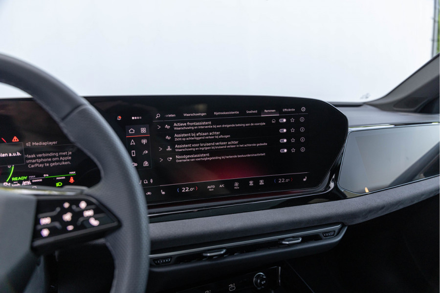 Audi A5 Avant 2.0 e-hybrid Quattro 299pk S-line Pano ACC S-stoelen Ambiente 360° Camera