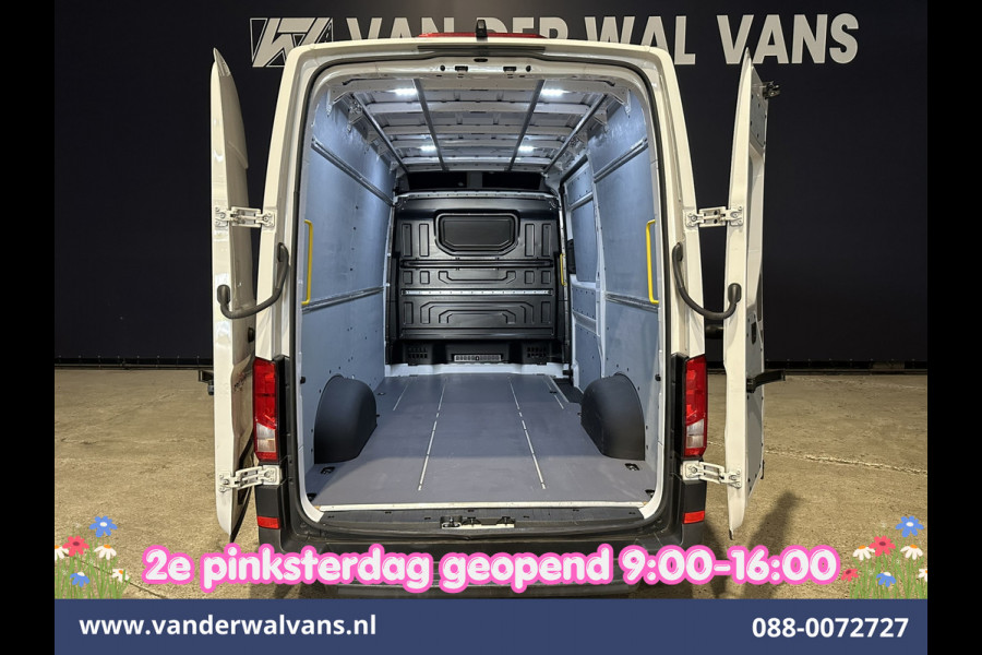 Volkswagen Crafter 2.0 TDI 177pk L3H3 L2H2 Euro6 Airco | Camera | Navigatie | Apple Carplay | Cruisecontrol Android Auto, Chauffeursstoel, 3000kg trekvermogen, Massagestoel