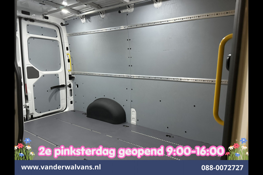 Volkswagen Crafter 2.0 TDI 177pk L3H3 L2H2 Euro6 Airco | Camera | Navigatie | Apple Carplay | Cruisecontrol Android Auto, Chauffeursstoel, 3000kg trekvermogen, Massagestoel