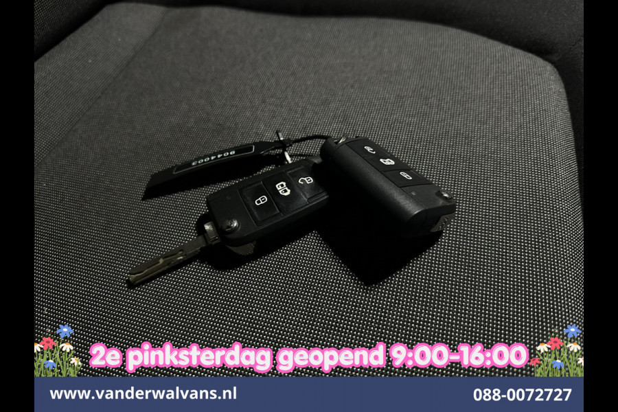 Volkswagen Crafter 2.0 TDI 177pk L3H3 L2H2 Euro6 Airco | Camera | Navigatie | Apple Carplay | Cruisecontrol Android Auto, Chauffeursstoel, 3000kg trekvermogen, Massagestoel