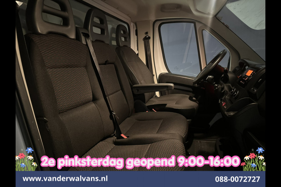 Peugeot Boxer 2.2 BlueHDi 141pk Bakwagen 436cm Lang Laadklep Euro6 Airco | Cruisecontrol | 1085kg laadvermogen Bijrijdersbank.
