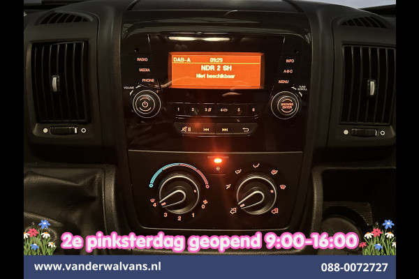 Peugeot Boxer 2.2 BlueHDi 141pk Bakwagen 436cm Lang Laadklep Euro6 Airco | Cruisecontrol | 1085kg laadvermogen Bijrijdersbank.