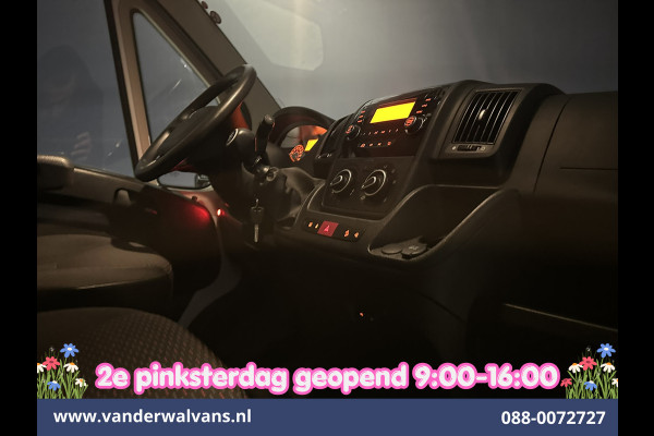 Peugeot Boxer 2.2 BlueHDi 141pk Bakwagen 436cm Lang Laadklep Euro6 Airco | Cruisecontrol | 1085kg laadvermogen Bijrijdersbank.