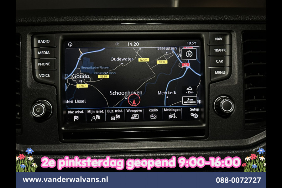 Volkswagen Crafter 2.0 TDI 141pk Automaat L3H3 L2H2 Euro6 Airco | Camera | Navigatie | 3000kg Trekhaak | Imperiaal | Apple Carplay Chauffeursstoel, Cruisecontrol, Android Auto, Parkeersensoren