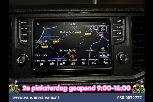 Volkswagen Crafter 2.0 TDI 141pk Automaat L3H3 L2H2 Euro6 Airco | Camera | Navigatie | 3000kg Trekhaak | Imperiaal | Apple Carplay Chauffeursstoel, Cruisecontrol, Android Auto, Parkeersensoren