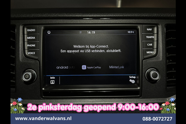 Volkswagen Crafter 2.0 TDI 141pk Automaat L3H3 L2H2 Euro6 Airco | Camera | Navigatie | 3000kg Trekhaak | Imperiaal | Apple Carplay Chauffeursstoel, Cruisecontrol, Android Auto, Parkeersensoren