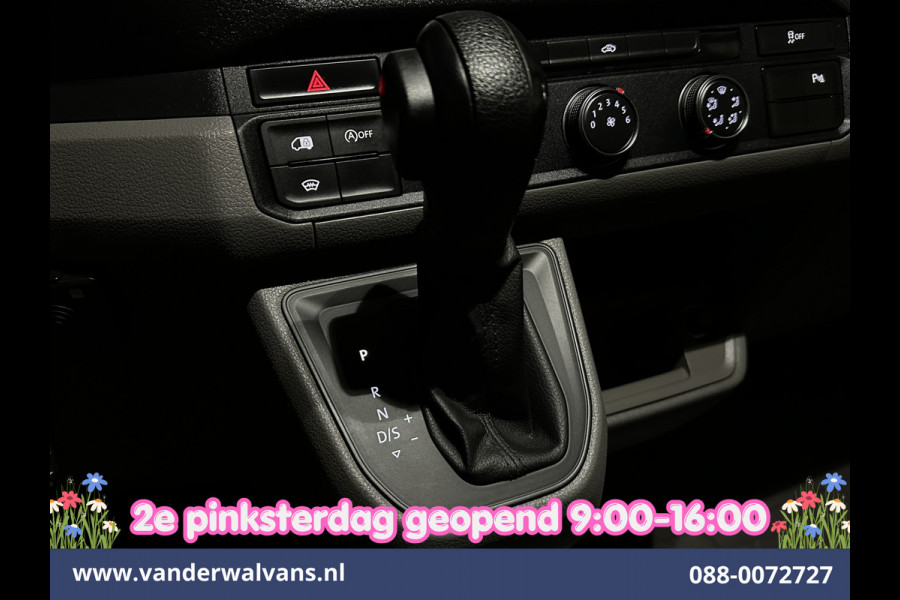 Volkswagen Crafter 2.0 TDI 141pk Automaat L3H3 L2H2 Euro6 Airco | Camera | Navigatie | 3000kg Trekhaak | Imperiaal | Apple Carplay Chauffeursstoel, Cruisecontrol, Android Auto, Parkeersensoren