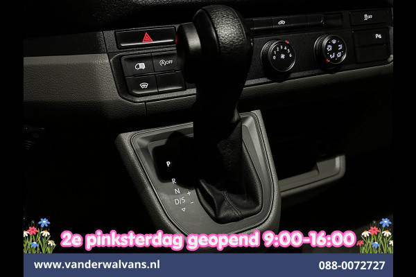 Volkswagen Crafter 2.0 TDI 141pk Automaat L3H3 L2H2 Euro6 Airco | Camera | Navigatie | 3000kg Trekhaak | Imperiaal | Apple Carplay Chauffeursstoel, Cruisecontrol, Android Auto, Parkeersensoren