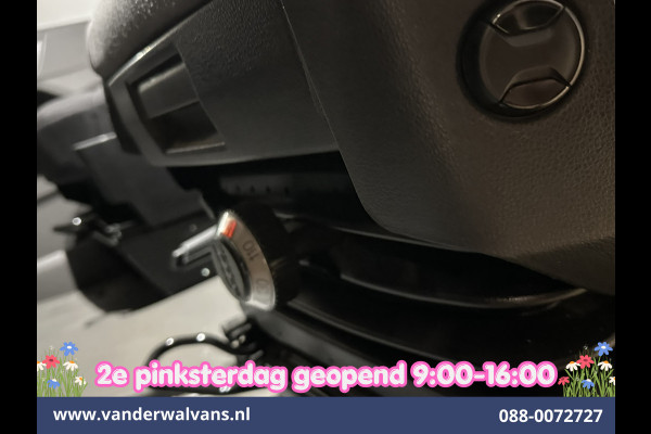 Volkswagen Crafter 2.0 TDI 141pk Automaat L3H3 L2H2 Euro6 Airco | Camera | Navigatie | 3000kg Trekhaak | Imperiaal | Apple Carplay Chauffeursstoel, Cruisecontrol, Android Auto, Parkeersensoren