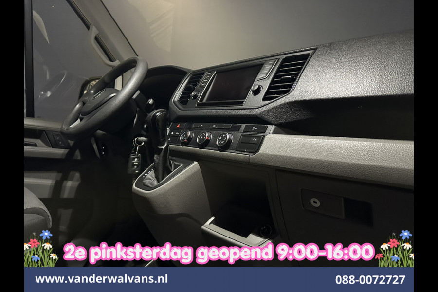 Volkswagen Crafter 2.0 TDI 141pk Automaat L3H3 L2H2 Euro6 Airco | Camera | Navigatie | 3000kg Trekhaak | Imperiaal | Apple Carplay Chauffeursstoel, Cruisecontrol, Android Auto, Parkeersensoren