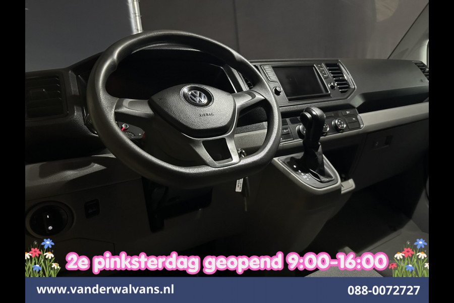 Volkswagen Crafter 2.0 TDI 141pk Automaat L3H3 L2H2 Euro6 Airco | Camera | Navigatie | 3000kg Trekhaak | Imperiaal | Apple Carplay Chauffeursstoel, Cruisecontrol, Android Auto, Parkeersensoren