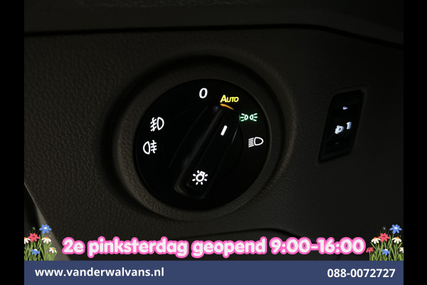 Volkswagen Crafter 2.0 TDI 141pk Automaat L3H3 L2H2 Euro6 Airco | Camera | Navigatie | 3000kg Trekhaak | Imperiaal | Apple Carplay Chauffeursstoel, Cruisecontrol, Android Auto, Parkeersensoren