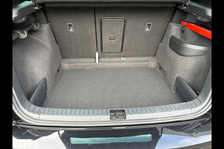 Škoda Karoq 1.5 TSI ACT Sportline Business Prijs Rijklaar!!