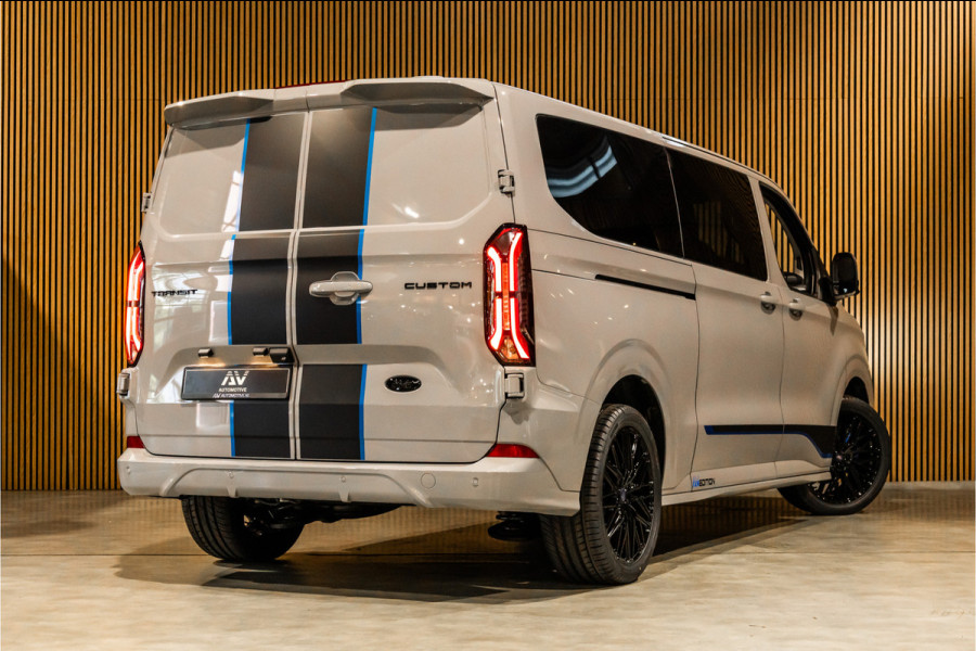 Ford Transit Custom 2.0 TDCI L2H1 SPORT 170 PK DC | BPM VRIJ | DUBBEL CABINE | 360 CAMERA | ACC | BLIS | NAVIGATIE | CARPLAY | LANE ASSIST | ELEK  TREKHAAK | 5-ZITTER | VERLENGDE FABRIEKSGARANTIE TOT12-2029