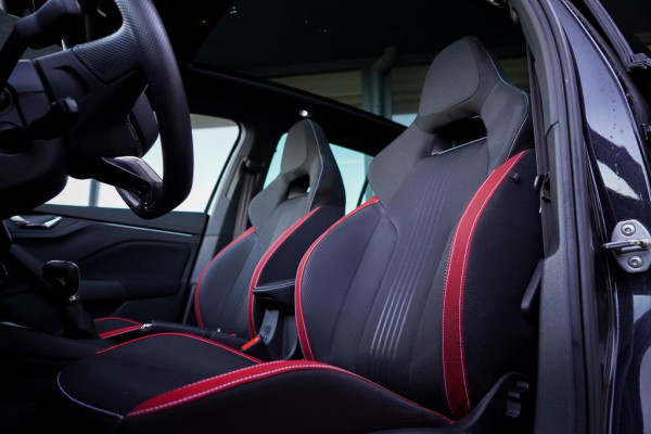 Škoda Kamiq 1.0 TSI Monte Carlo / DSG Aut / Pano / Matrix / Camera / Adaptive Cruise