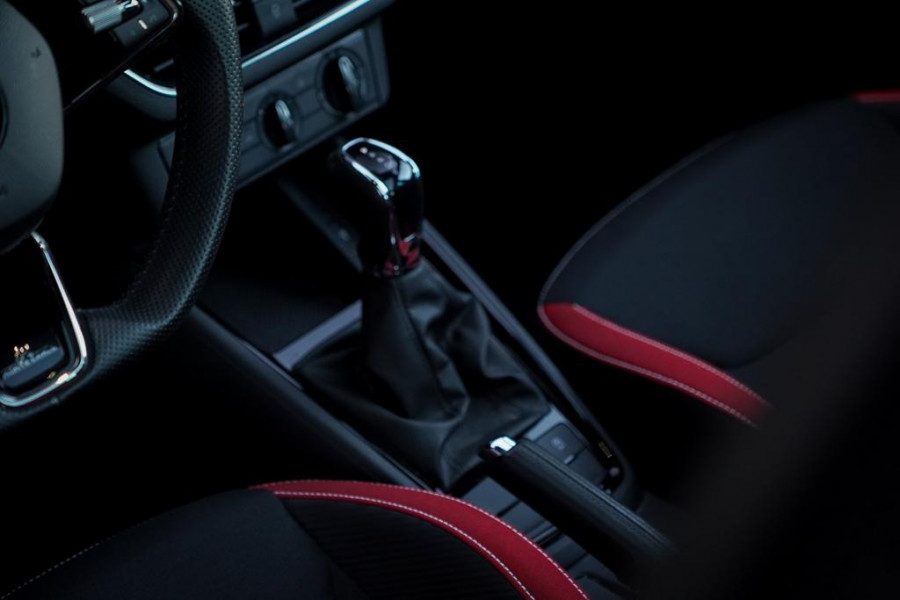 Škoda Kamiq 1.0 TSI Monte Carlo / DSG Aut / Pano / Matrix / Camera / Adaptive Cruise
