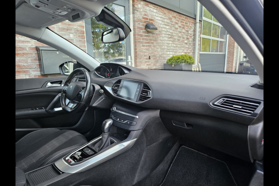 Peugeot 308 SW 1.2 PureTech GT-line Automaat! Trekhaak! Panoramadak! Carplay! Mooie/Nette Auto!