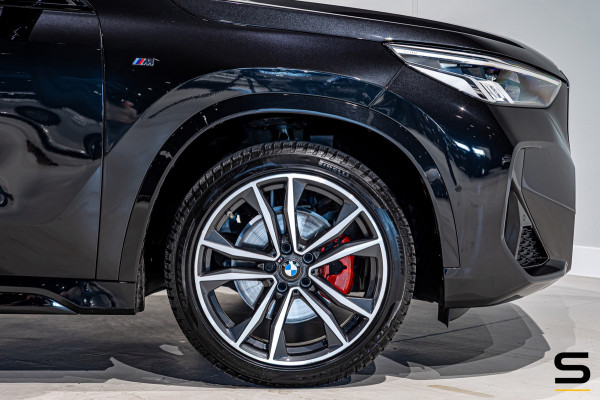 BMW X1 SDrive18i|M-sport|NAP|E-trekhaak|Cam|HUD|DealerOnderh