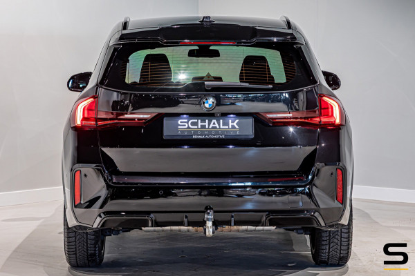 BMW X1 SDrive18i|M-sport|NAP|E-trekhaak|Cam|HUD|DealerOnderh