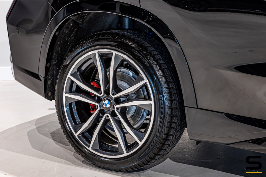 BMW X1 SDrive18i|M-sport|NAP|E-trekhaak|Cam|HUD|DealerOnderh