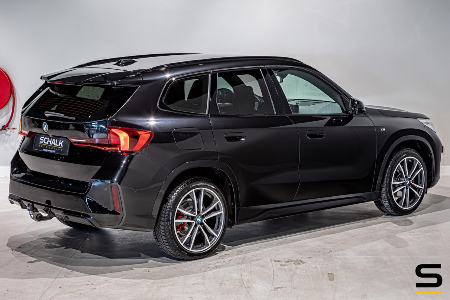 BMW X1 SDrive18i|M-sport|NAP|E-trekhaak|Cam|HUD|DealerOnderh