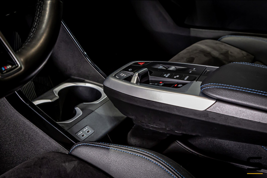 BMW X1 SDrive18i|M-sport|NAP|E-trekhaak|Cam|HUD|DealerOnderh