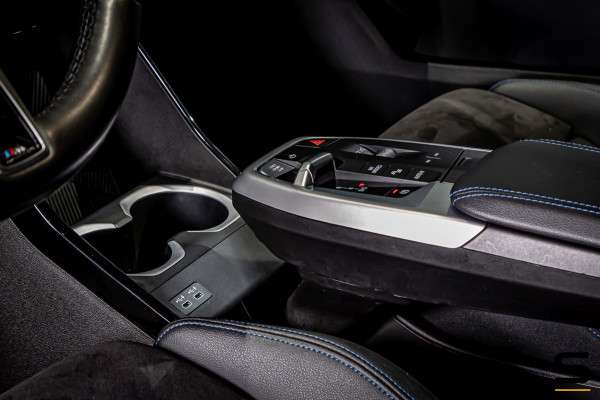 BMW X1 SDrive18i|M-sport|NAP|E-trekhaak|Cam|HUD|DealerOnderh