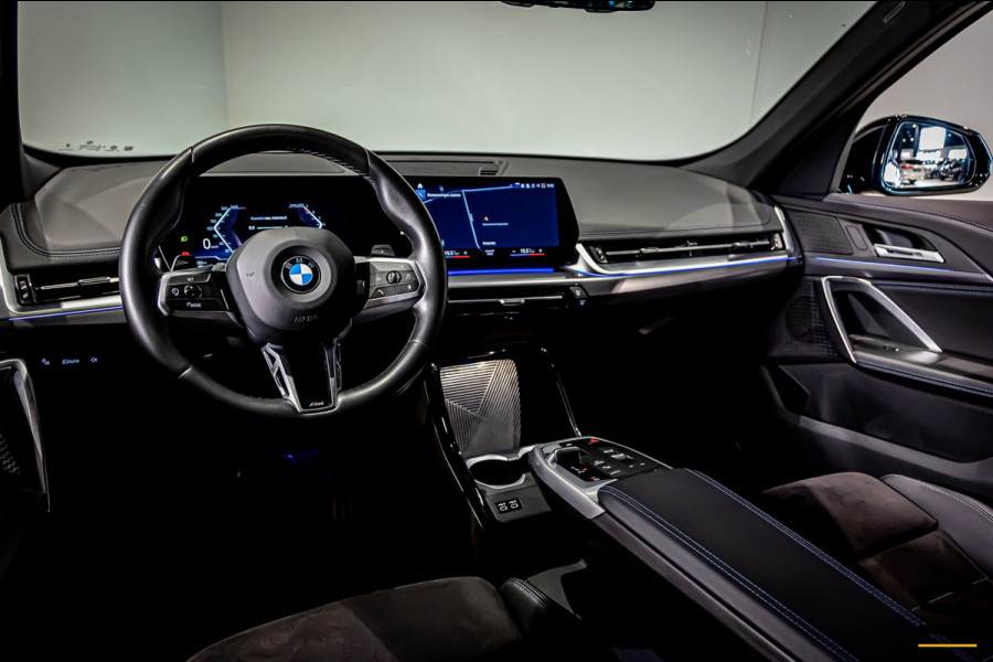 BMW X1 SDrive18i|M-sport|NAP|E-trekhaak|Cam|HUD|DealerOnderh