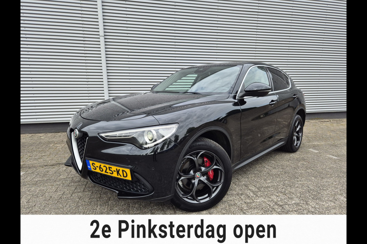 Alfa Romeo Stelvio 2.0 T AWD Super Automaat, panoramadak,trekhaak,cruise,navigatie,achteruitrijcamera,lederen bekleding,parkeersensoren,
