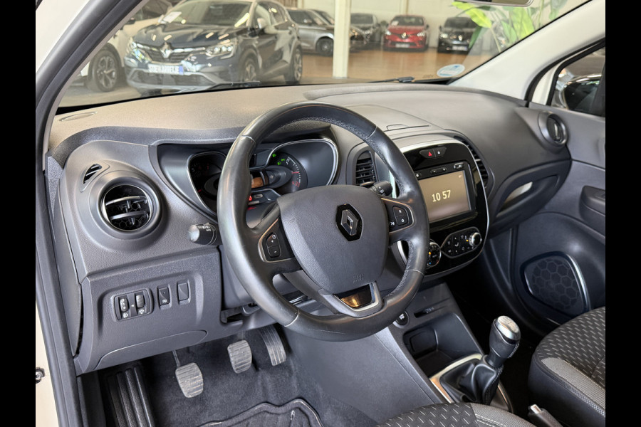 Renault Captur 0.9 TCe Intens Navi | 17" | Stoelverwarming | Camera | Bluetooth | 100% elk jaar Dealer onderhouden!