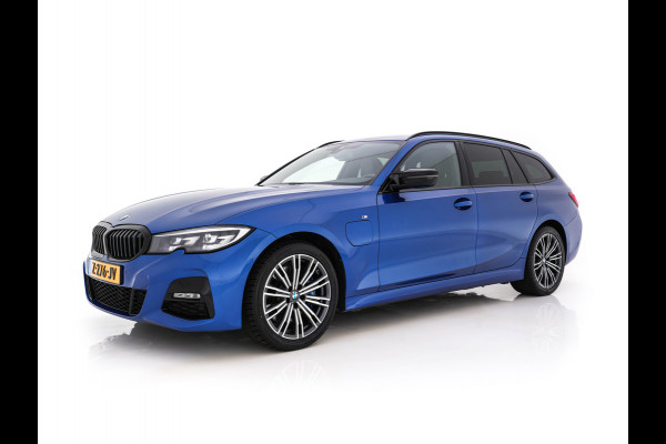 BMW 3 Serie Touring 330e M-Sportpack High Executive (Plug-in) Aut. *LEATHER-MICROFIBRE | FULL-LED | DIGI-COCKPIT | HEATED-SPORTSEATS | CAMERA | CARPLAY | SHIFTPADDLES | NAVI-FULLMAP | PRIVACY-GLASS | ECC | PDC | CRUISE | TOWBAR | 18''ALU*