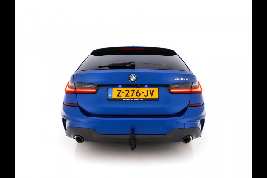 BMW 3 Serie Touring 330e M-Sportpack High Executive (Plug-in) Aut. *LEATHER-MICROFIBRE | FULL-LED | DIGI-COCKPIT | HEATED-SPORTSEATS | CAMERA | CARPLAY | SHIFTPADDLES | NAVI-FULLMAP | PRIVACY-GLASS | ECC | PDC | CRUISE | TOWBAR | 18''ALU*