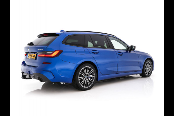 BMW 3 Serie Touring 330e M-Sportpack High Executive (Plug-in) Aut. *LEATHER-MICROFIBRE | FULL-LED | DIGI-COCKPIT | HEATED-SPORTSEATS | CAMERA | CARPLAY | SHIFTPADDLES | NAVI-FULLMAP | PRIVACY-GLASS | ECC | PDC | CRUISE | TOWBAR | 18''ALU*